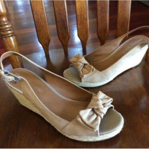 Women's Franco Sarto Wedge with Bow, Tan, Size 8.5
